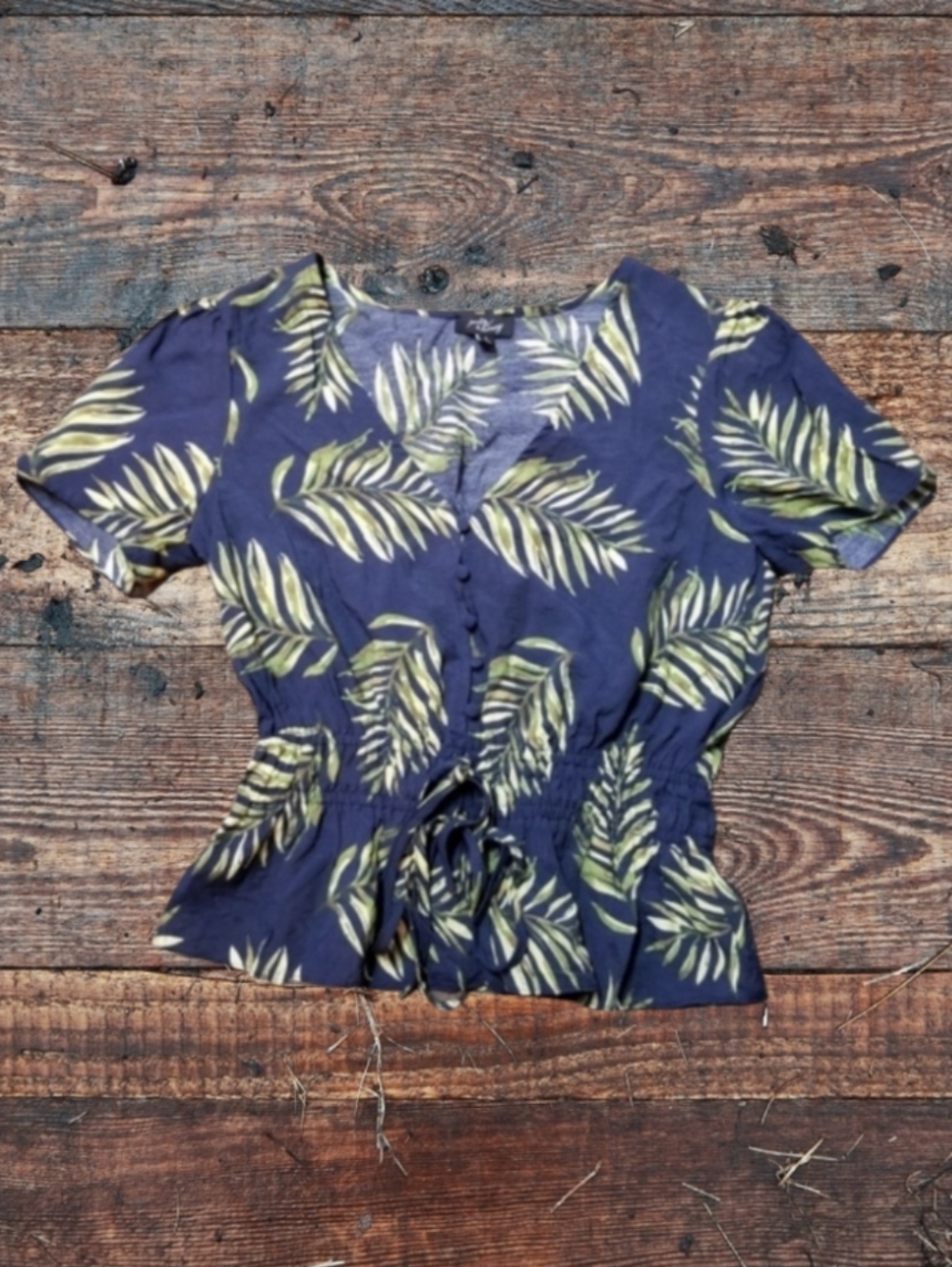 MILK & HONEY BLUE&GREEN CROP TOP BUTTON&TIE FRONT - Picture 9 of 10